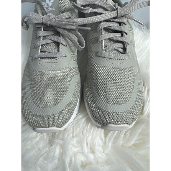 Adidas Gray Sneakers Women or Youth size 4.5 Gray White Unisex - Picture 4 of 10